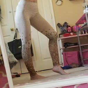 Nude umbre lepord yoga pants